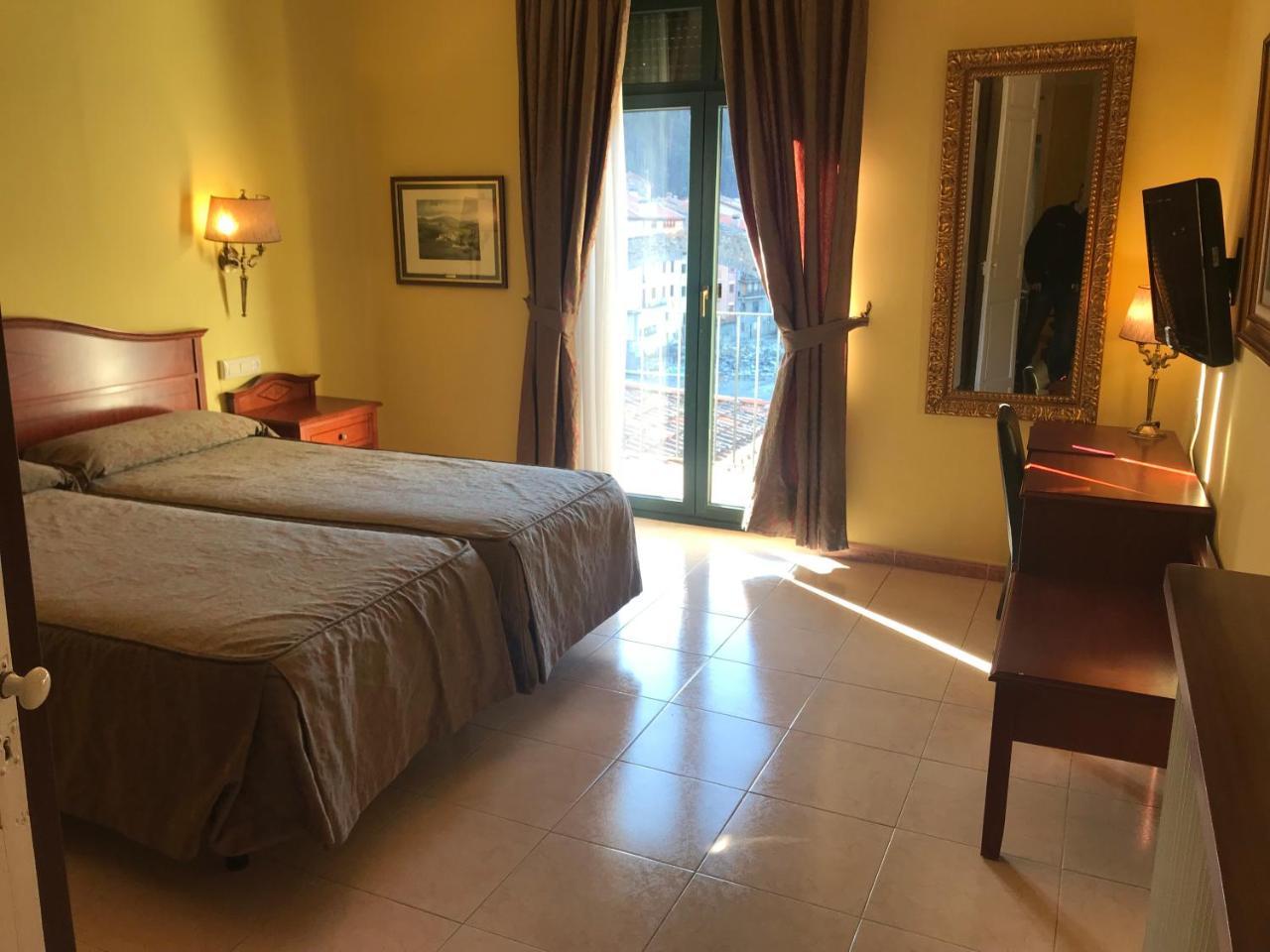 Hotel De Кампродон Екстериор снимка